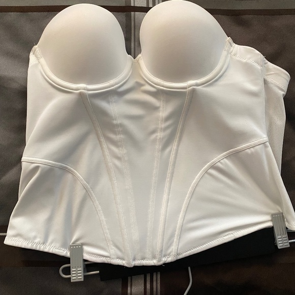 Jezebel - Picture 1 of 4